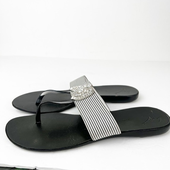 Giuseppe Zanotti Diamond Jewel thong flats black and white - Picture 6 of 8